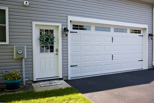 24/7 Emergency Garage Door Roller Replacement experts in Howard County County, TX